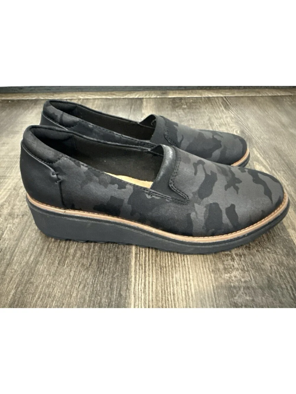 Clark's Women's Collection Sharon Dolly Wedge Pump Camo Slip-On Shoes size 6M